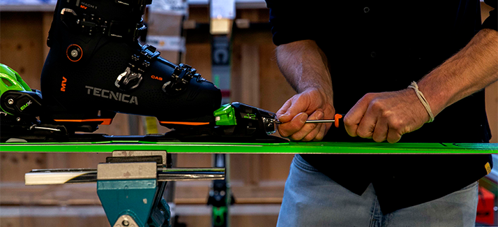 Het afstellen en monteren van skibindingen bij Bever