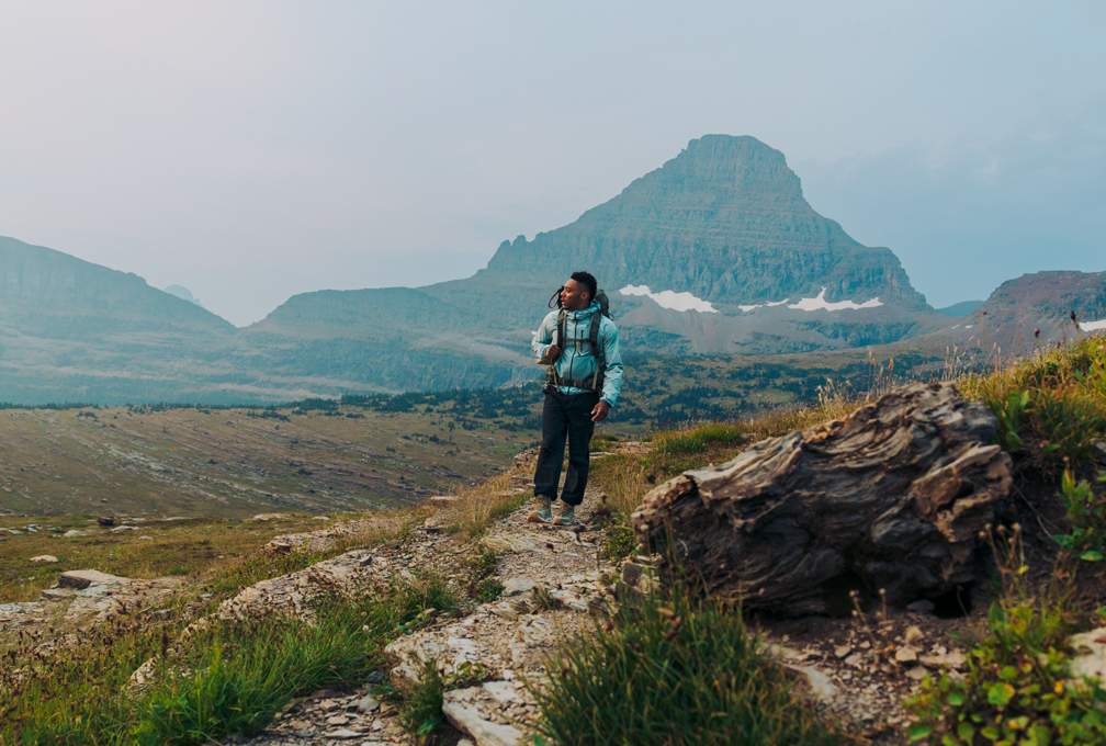 Man in Hoka wandelschoenen